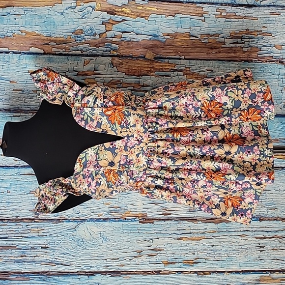 Tops - FLORAL peplum top